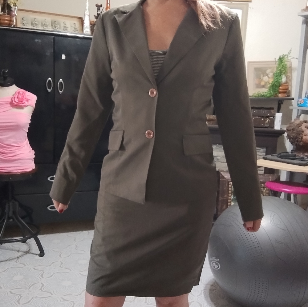 Womens Skirt and Jacket Suit set sz L Neutral Earth tones 2 piece Long Sleeve